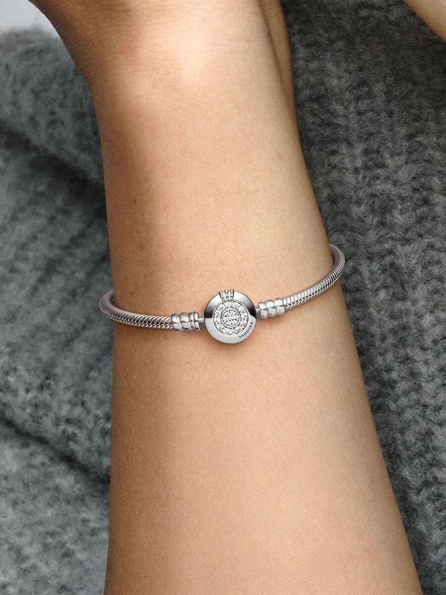 Sparkling Crown O Snake Chain Bracelet